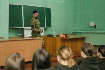 Представники 68-ї окремої єгерської бригади ім. Олекси Довбуша зустрілися зі студентами ЗУНУ