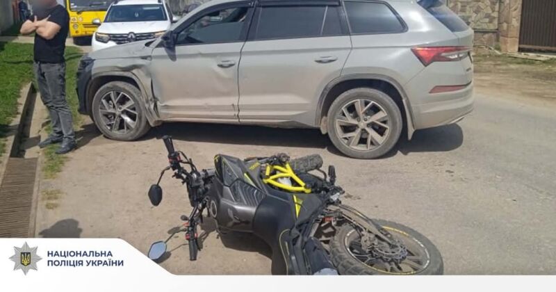 У ДТП на Тернопільщині постраждали двоє дітей: 11-річний пішохід і 15-річна мотоциклістка
