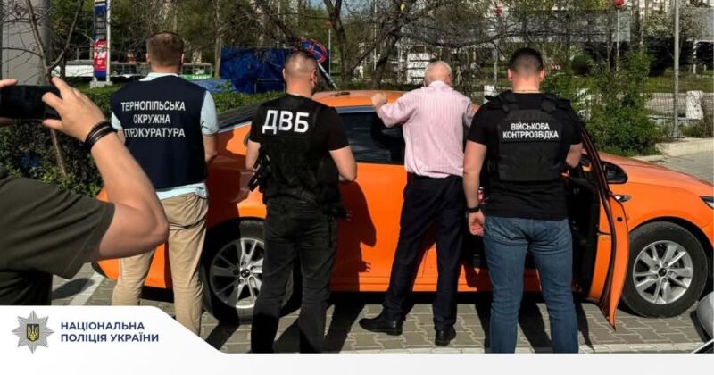 У Тернополі затримали посадовця університету: працевлаштовував за гроші чоловіків призовного віку