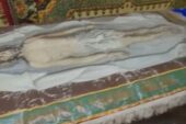 Унікальна найдавніша плащаниця зі святих місць Зарваниці, що на Тернопільщині, - на передовій