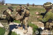 Вибухотехніки тернопільської поліції проводять розмінування деокупованих територій Херсонщини