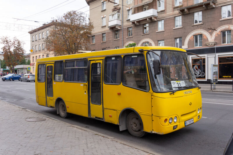 У Тернополі відновлюють рух 33-го автобуса, що курсує на дачі