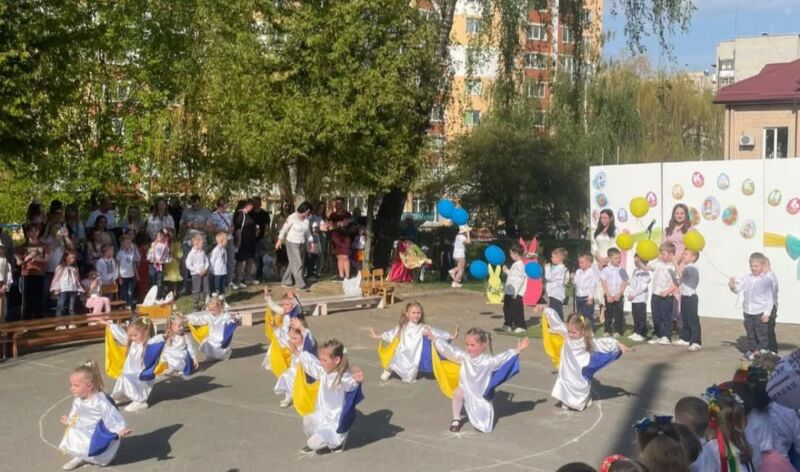 У тернопільську дитсадку організували благодійний ярмарок на підтримку ЗСУ