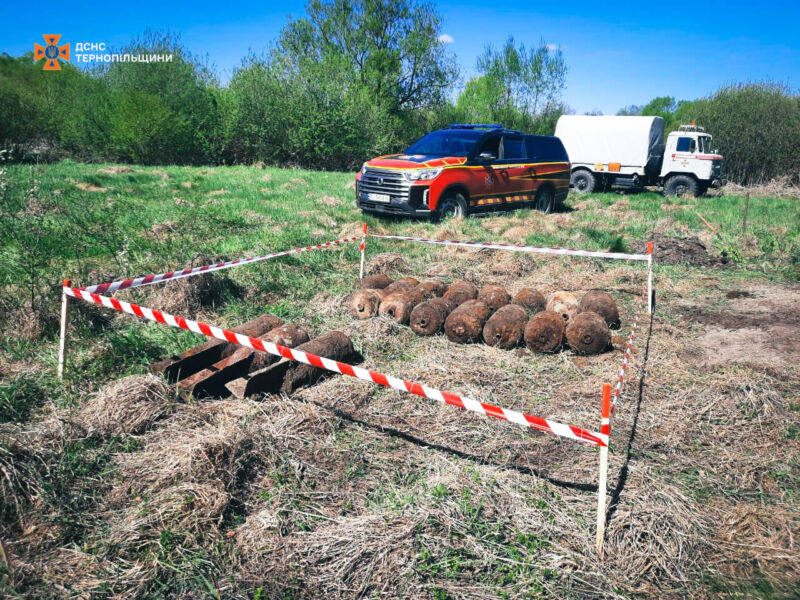 На Тернопільщині знайшли снаряди та бомби