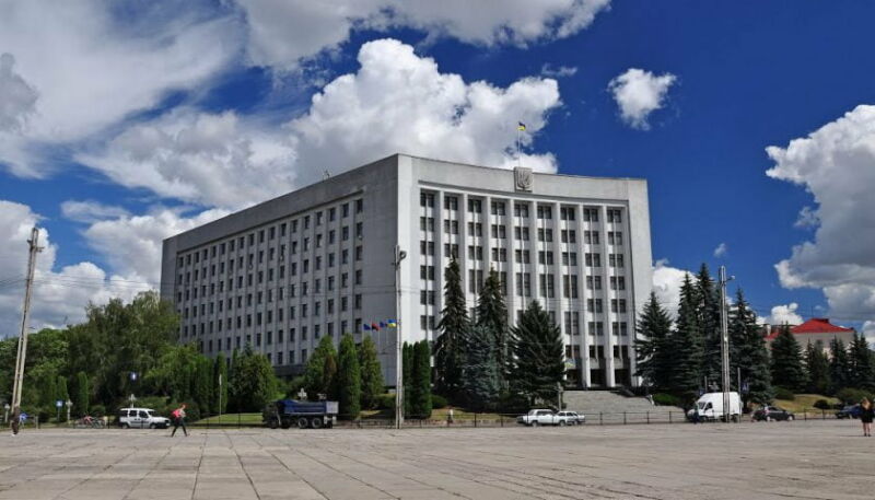 Проведення масових заходів на Тернопільщині відтепер лише за письмовим погодженням