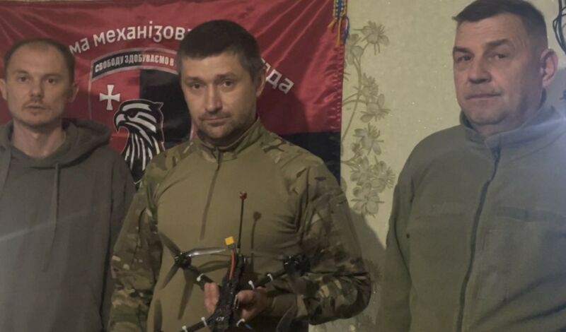 Випускники факультету фінансів та обліку ЗУНУ підтримують Збройні Сили України