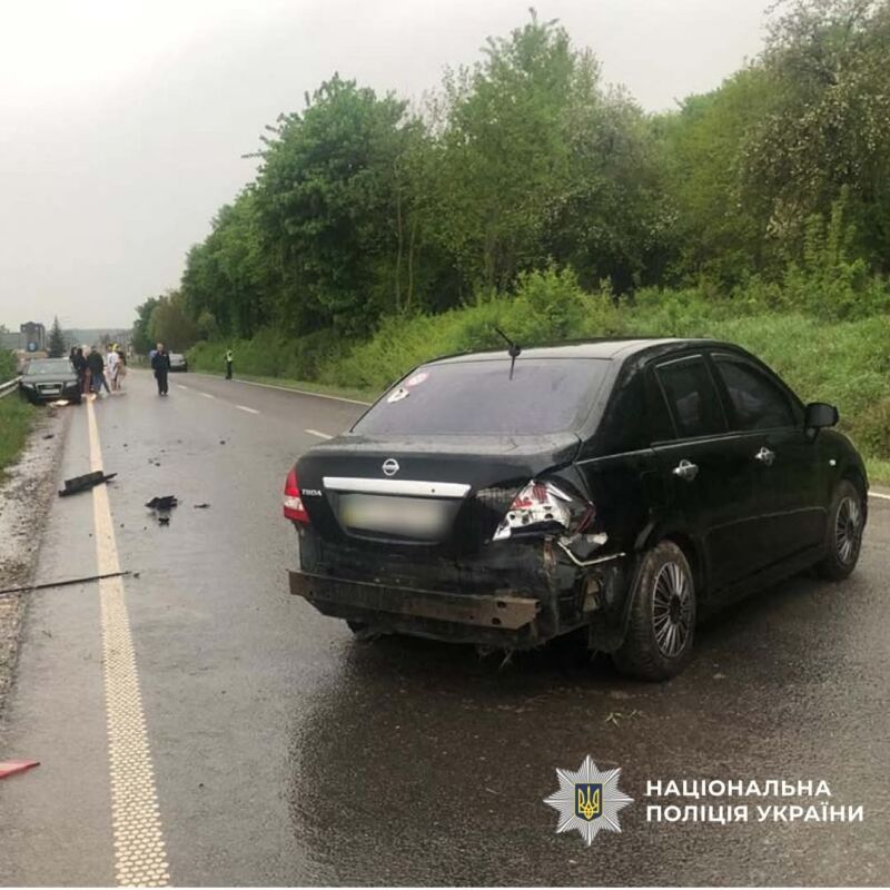 У ДТП на Тернопільщині зіткнулося три авто: шестеро постраждалих