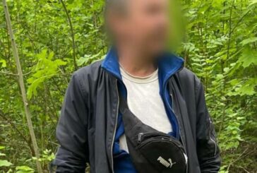 У Тернополі чоловік незаконно позрубував дерева в парку