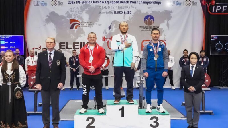 Тернопільський рятувальник Михайло Шаблій – бронзовий призер Чемпіонату світу з жиму лежачи