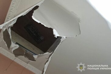 На Тернопільщині винахідливий злодій проліз у будинок через дах – проламав стелю