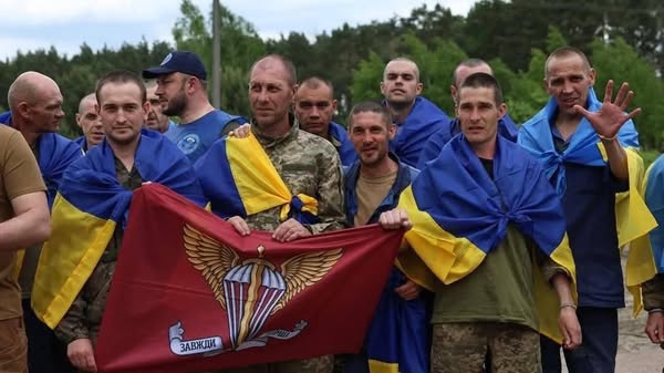 У громаду на Тернопільщині повернулися з полону одразу двоє захисників