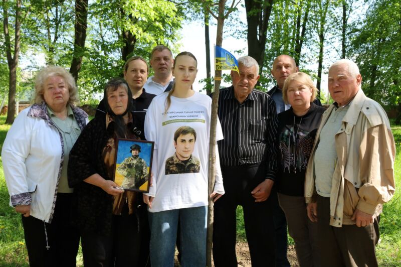 У місті на Тернопільщині висадили алею кленів у пам’ять про загиблих Героїв