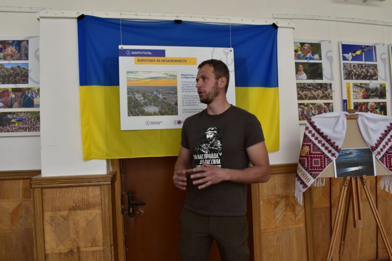 Тернополян запрошують на фотовиставку «Маріуполь. Боротьба за незалежність»