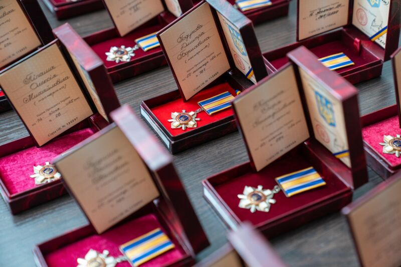 35 військових з Тернопільщини відзначені державними нагородами – посмертно