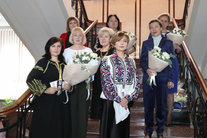 Податківці Тернопільщини вшанували матерів військових – захисників України