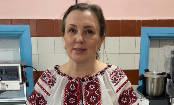 З Костянтинівки – на Тернопільщину: переселенка створила бренд корисної швидкої їжі «Пожива» у Шумську