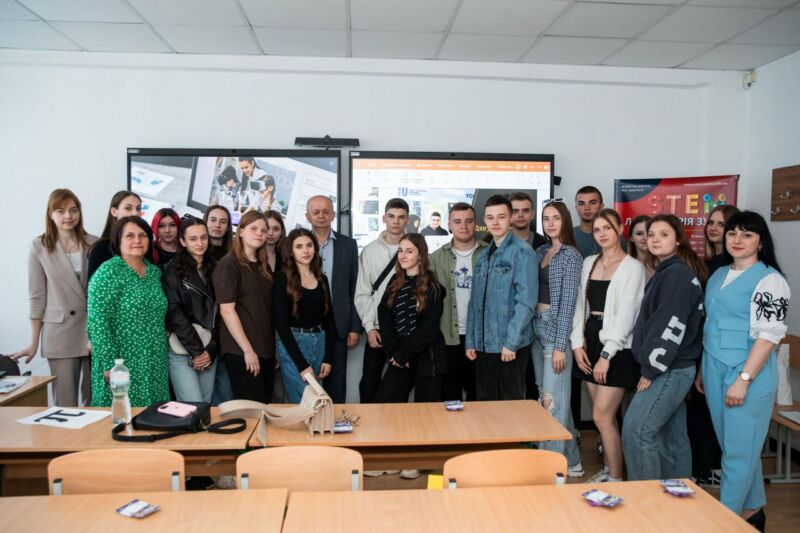 ЗУНУ: шлях до професійного успіху – від STEM-освіти до вибору майбутнього фаху