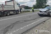 На Тернопільщині водійка влетіла у вантажівку, а водій збив велосипедиста