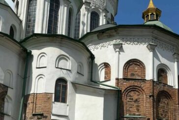 Вибухова хвиля пошкодила Софійський собор у Києві: росія веде війну проти української культури