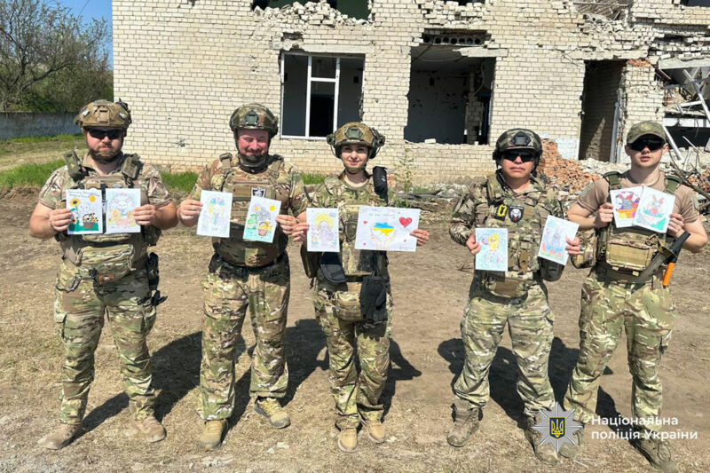 Повертають людям безпечне життя: вибухотехніки поліції Тернопільщини розміновують деокуповані території