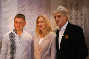 Віктор Ющенко завітав до Альма-матер - Західноукраїнського національного університету на зустріч випускників